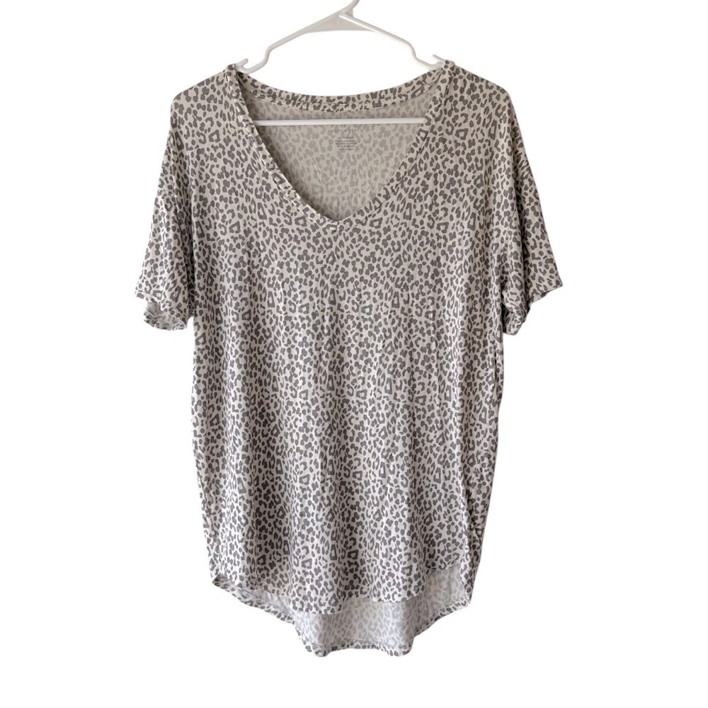 American Eagle Women's XS Soft & Sexy Grey Cheetah Oversized Relaxed Casual Tee